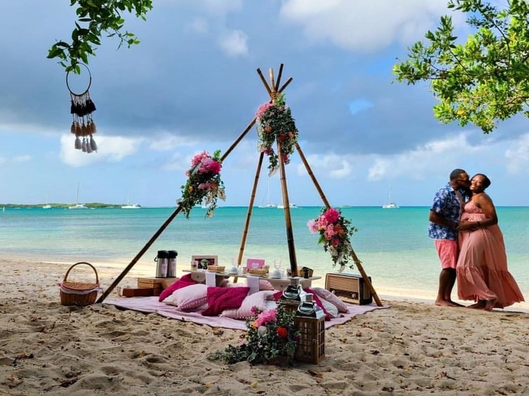 <span  class="uc_style_uc_tiles_grid_image_elementor_uc_items_attribute_title" style="color:#ffffff;">Proposal Jamaica</span>